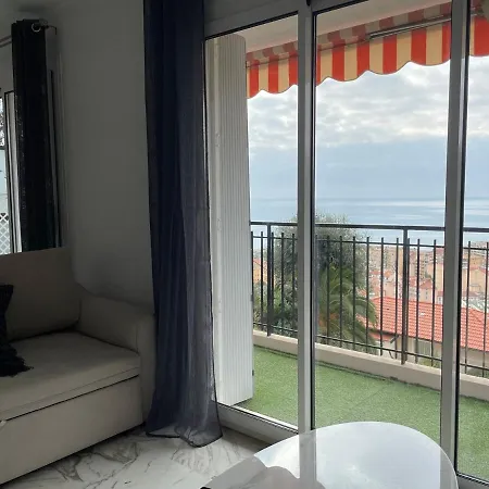 4 Personnes Avec Magnifique Vue