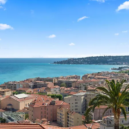 4 Personnes Avec Magnifique Vue Menton